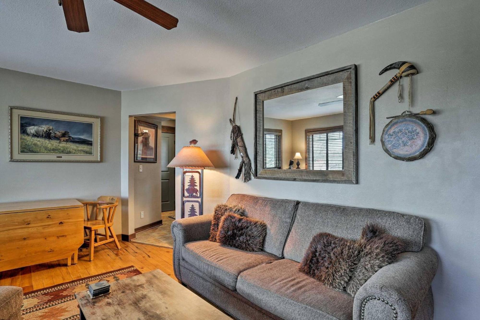 Cozy Custer Cottage W Deck: Walk To Shops Food Exterior photo