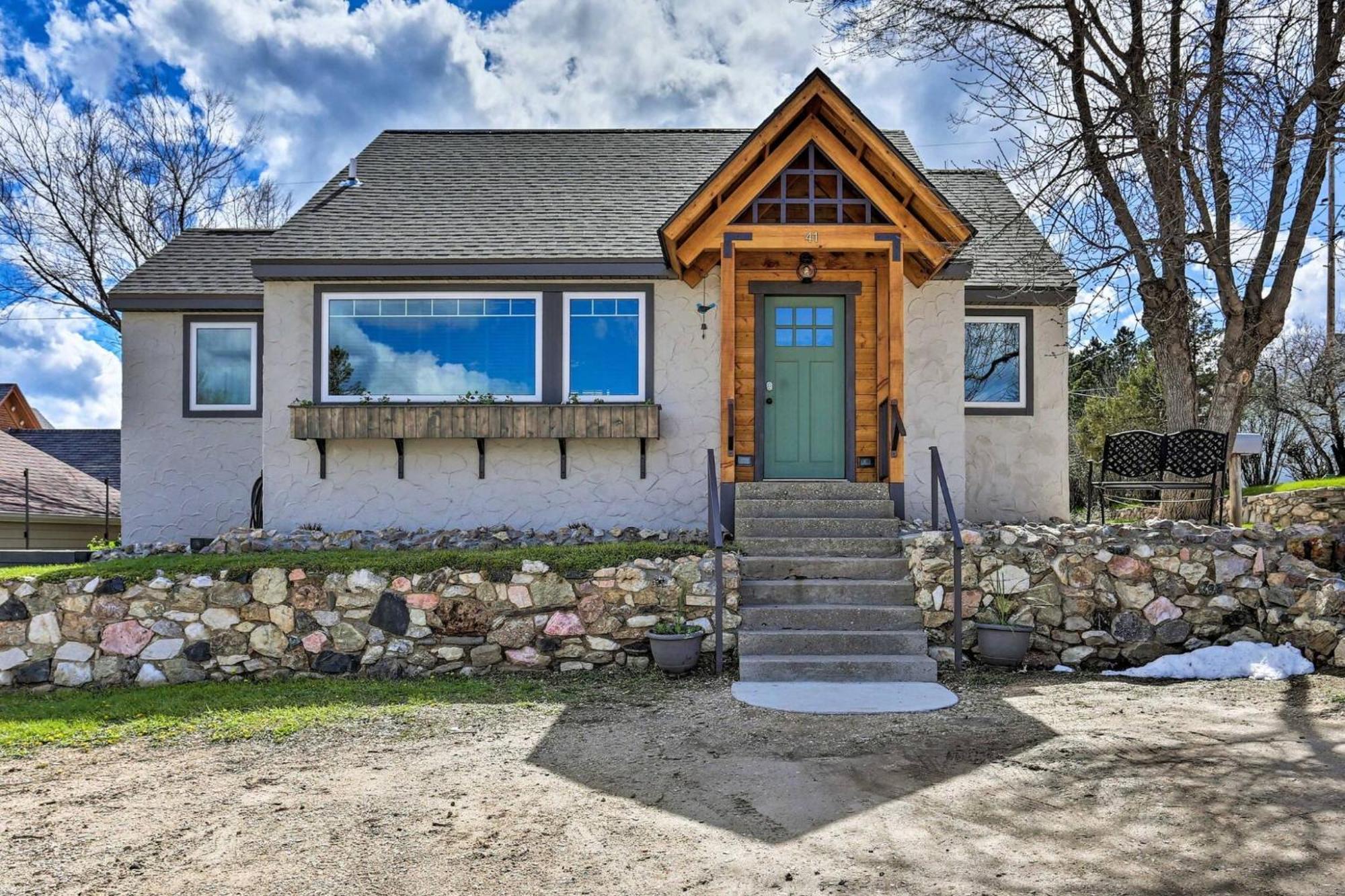 Cozy Custer Cottage W Deck: Walk To Shops Food Exterior photo