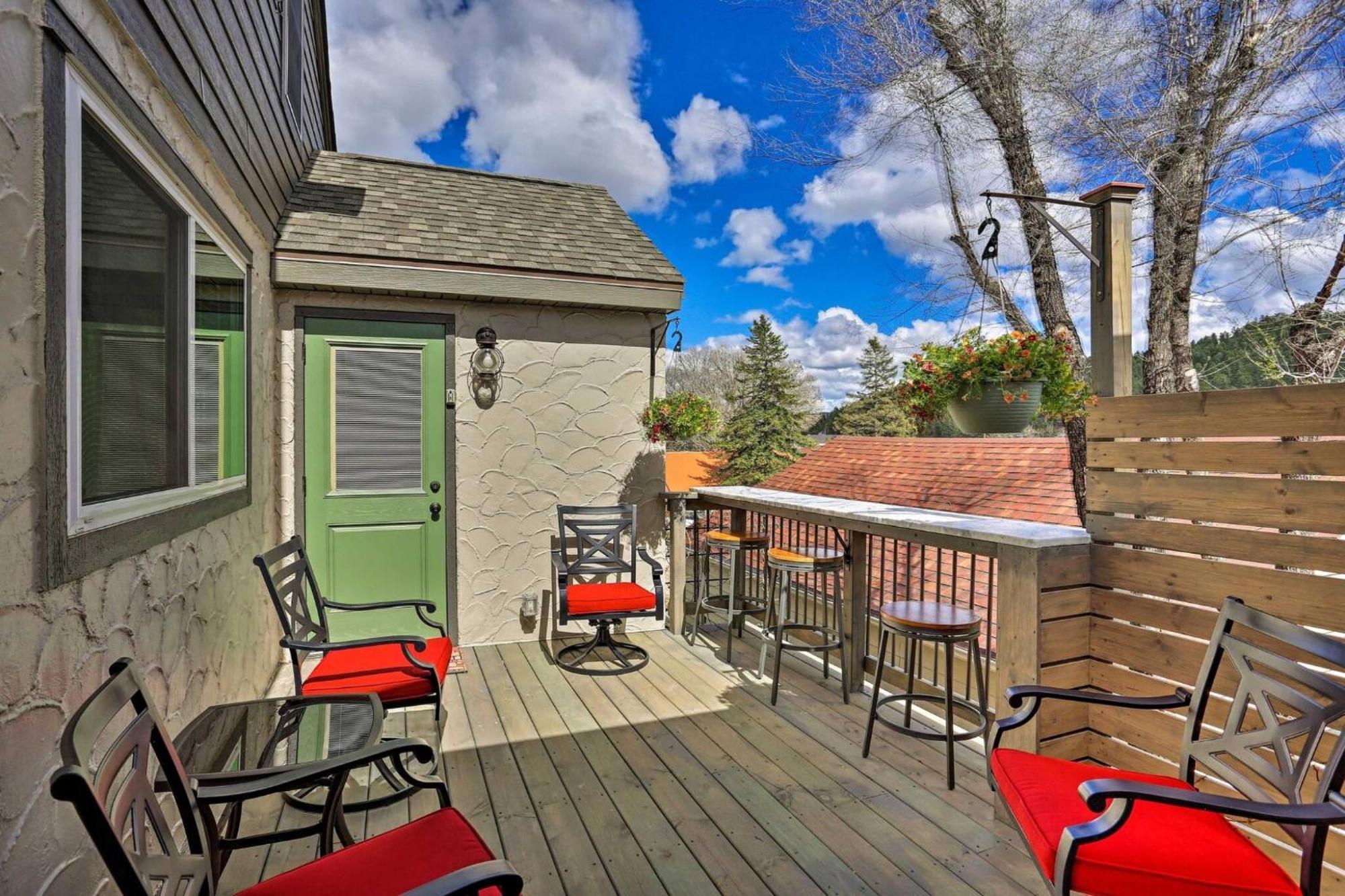 Cozy Custer Cottage W Deck: Walk To Shops Food Exterior photo
