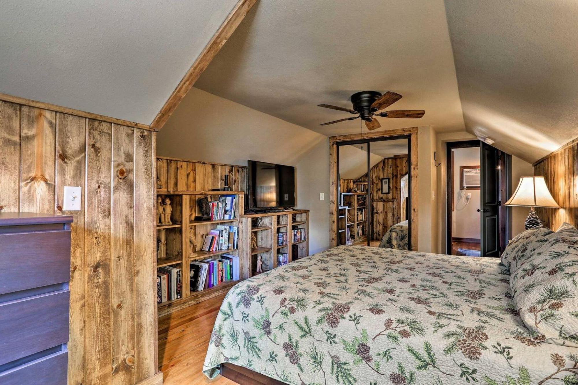 Cozy Custer Cottage W Deck: Walk To Shops Food Exterior photo