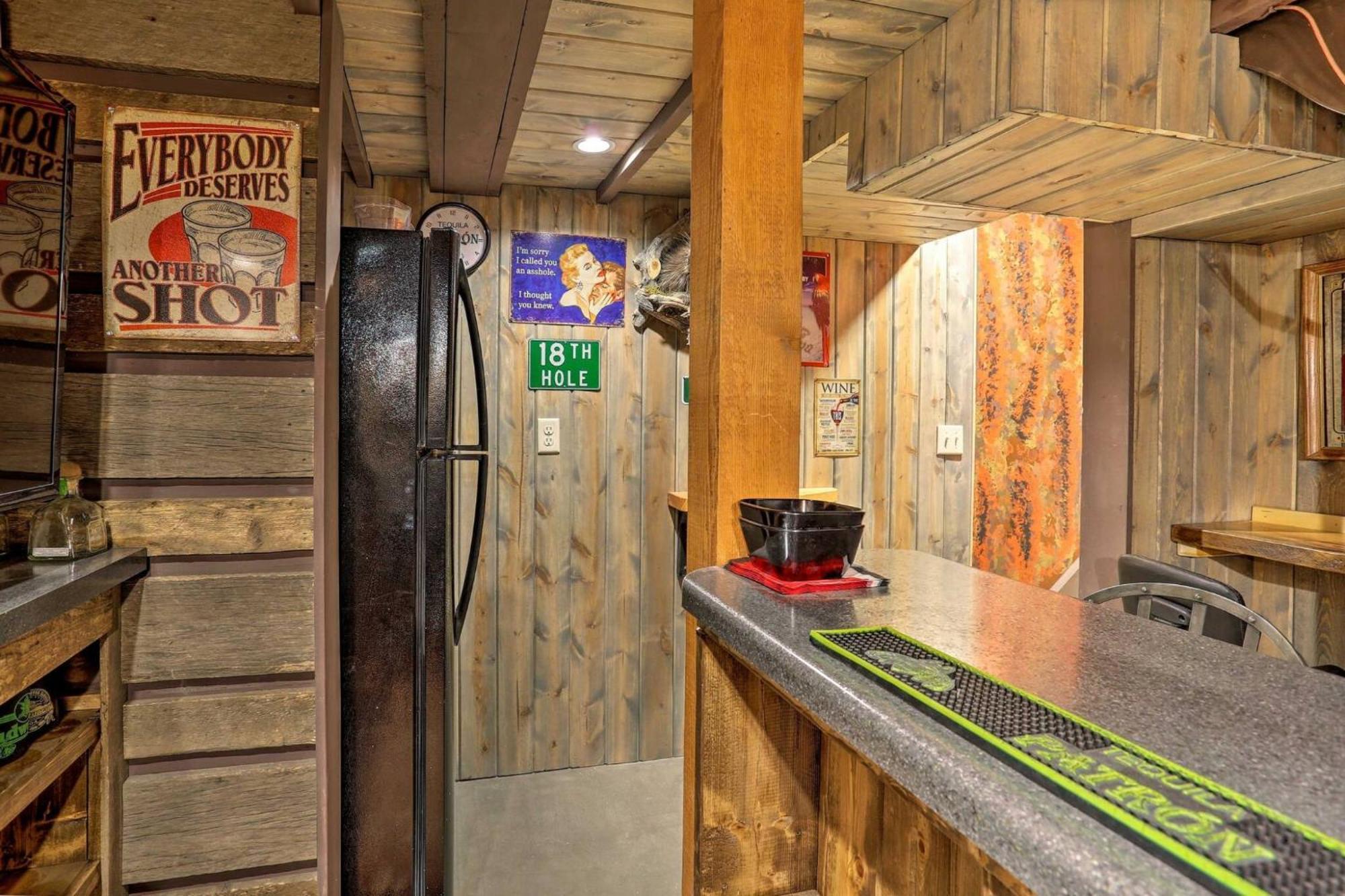 Cozy Custer Cottage W Deck: Walk To Shops Food Exterior photo